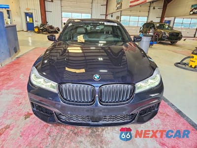 Piąte zdjęcie samochodu w środku: 2017 BMW 750 XI VIN:WBA7F2C58HG422064 - miniatura