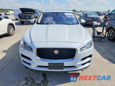 Piąte zdjęcie samochodu w środku: 2018 JAGUAR F-PACE PREMIUM VIN:SADCJ2GX8JA236856 - miniatura
