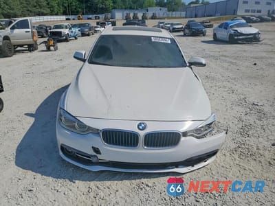 Piąte zdjęcie samochodu w środku: 2018 BMW 330E VIN:WBA8E1C53JA159590 - miniatura