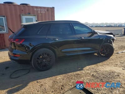 Trzecie zdjęcie samochodu z tyłu: 2021 AUDI E-TRON PRESTIGE VIN:WA1VAAGEXMB006726 - miniatura