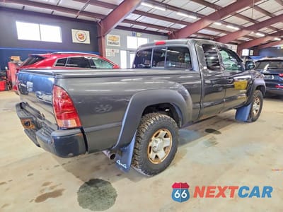 Trzecie zdjęcie samochodu z tyłu: 2014 TOYOTA TACOMA BASE VIN:5TFUX4EN8EX024120 - miniatura