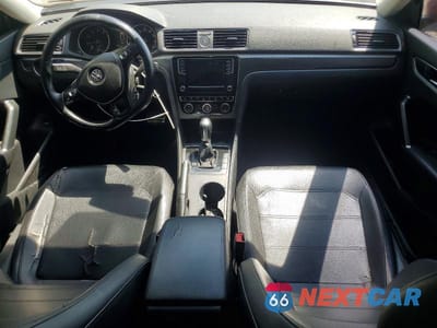 Zdjęcie 8 z 12 samochodu: 2017 VOLKSWAGEN PASSAT R-LINE VIN:1VWDT7A37HC060312 - miniatura