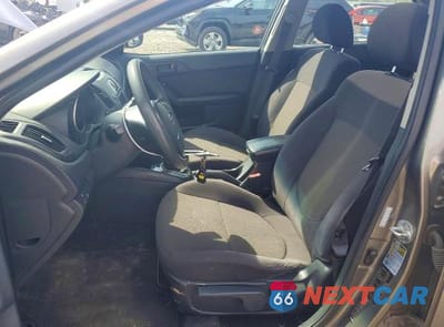 Zdjęcie 7 z 12 samochodu: 2011 KIA FORTE5 EX VIN:KNAFU5A2XB5408780 - miniatura