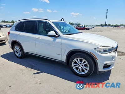 Czwarte zdjęcie samochodu z boku: 2015 BMW X5 SDRIVE35I VIN:5UXKR2C56F0H40857 - miniatura