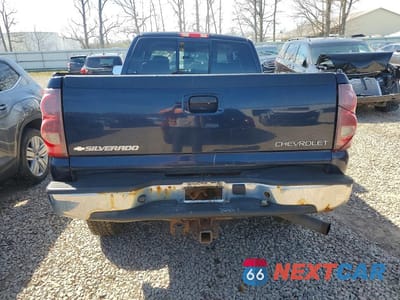 Zdjęcie 6 z 12 samochodu: 2005 CHEVROLET SILVERADO K2500 HEAVY DUTY VIN:1GCHK29225E335588 - miniatura