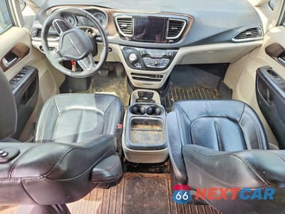 Zdjęcie 8 z 13 samochodu: 2017 CHRYSLER PACIFICA TOURING L VIN:2C4RC1BG4HR824034 - miniatura