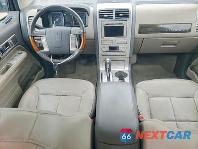 Zdjęcie 8 z 13 samochodu: 2007 LINCOLN MKX VIN:2LMDU88C37BJ22007 - miniatura