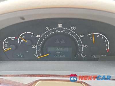 Zdjęcie 9 z 12 samochodu: 2005 MERCEDES-BENZ S 500 VIN:WDBNG75J75A441569 - miniatura
