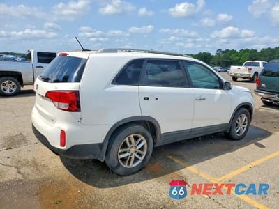 Trzecie zdjęcie samochodu z tyłu: 2015 KIA SORENTO LX VIN:5XYKT4A74FG609209 - miniatura