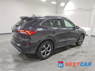 Trzecie zdjęcie samochodu z tyłu: 2024 FORD ESCAPE ST LINE VIN:1FMCU9MN5RUA28051 - miniatura