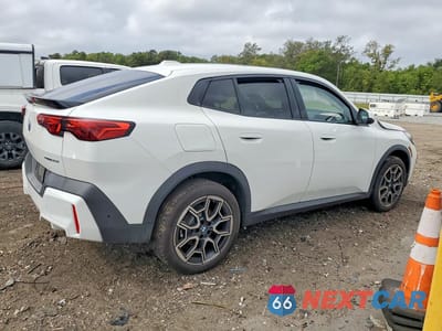 Trzecie zdjęcie samochodu z tyłu: 2026 BMW X2 XDRIVE28I VIN:WBX63GM00T5490860 - miniatura