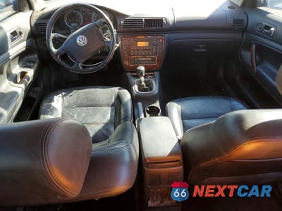 Zdjęcie 8 z 12 samochodu: 2003 VOLKSWAGEN PASSAT GLX VIN:WVWWH63B63E317453 - miniatura