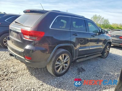 Trzecie zdjęcie samochodu z tyłu: 2013 JEEP GRAND CHEROKEE LAREDO VIN:1C4RJEAG7DC558378 - miniatura