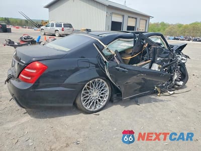 Trzecie zdjęcie samochodu z tyłu: 2013 MERCEDES-BENZ S 550 4MATIC VIN:WDDNG9EB3DA502216 - miniatura
