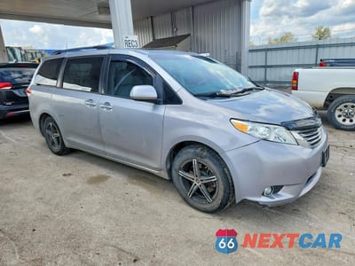 Czwarte zdjęcie samochodu z boku: 2012 TOYOTA SIENNA XLE 8-PASSENGER VIN:5TDYK3DC9CS266766 - miniatura