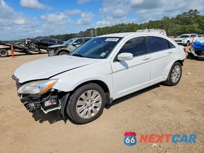 2012 CHRYSLER 200 LX 1C3CCBAB8CN105817 - główne zdjęcie licytacji z USA - miniatura