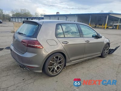 Trzecie zdjęcie samochodu z tyłu: 2016 VOLKSWAGEN GOLF R VIN:WVWLF7AU6GW143371 - miniatura