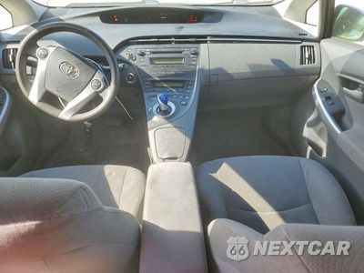 Zdjęcie 8 z 13 samochodu: 2010 TOYOTA PRIUS VIN:JTDKN3DU8A5078751 - miniatura