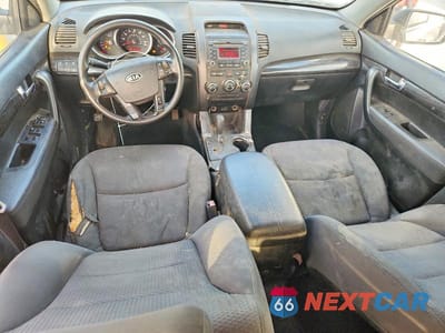 Zdjęcie 8 z 14 samochodu: 2012 KIA SORENTO LX VIN:5XYKT3A18CG303230 - miniatura