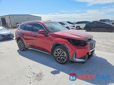 Czwarte zdjęcie samochodu z boku: 2026 BMW X1 XDRIVE28I VIN:WBX73EF08T5410128 - miniatura