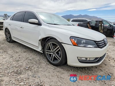 Czwarte zdjęcie samochodu z boku: 2013 VOLKSWAGEN PASSAT SEL VIN:1VWCN7A30DC101346 - miniatura