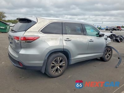 Trzecie zdjęcie samochodu z tyłu: 2016 TOYOTA HIGHLANDER XLE VIN:5TDJKRFH0GS263340 - miniatura