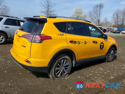 Trzecie zdjęcie samochodu z tyłu: 2017 TOYOTA RAV4 HYBRID LE PLUS VIN:JTMRJREVXHD073426 - miniatura