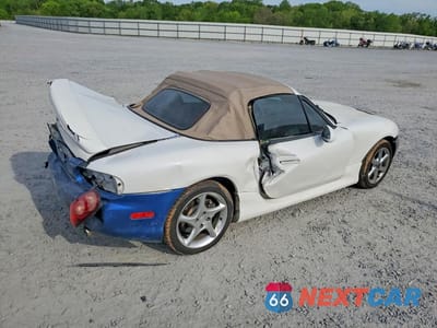 Trzecie zdjęcie samochodu z tyłu: 2003 MAZDA MX-5 MIATA BASE VIN:JM1NB353330311527 - miniatura