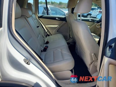 Zdjęcie 11 z 13 samochodu: 2016 VOLKSWAGEN TIGUAN S VIN:WVGBV7AX9GW018918 - miniatura