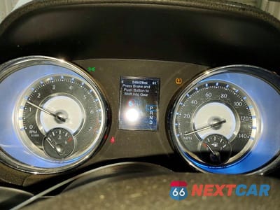 Zdjęcie 9 z 12 samochodu: 2012 CHRYSLER 300 VIN:2C3CCAAG1CH251569 - miniatura