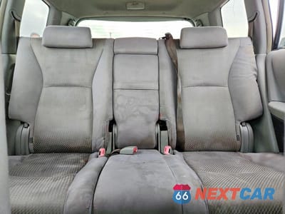 Zdjęcie 10 z 13 samochodu: 2004 TOYOTA HIGHLANDER BASE VIN:JTEEP21AX40038101 - miniatura