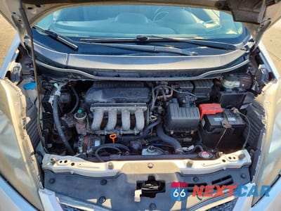 Zdjęcie 11 z 12 samochodu: 2013 HONDA FIT VIN:JHMGE8H3XDC037475 - miniatura