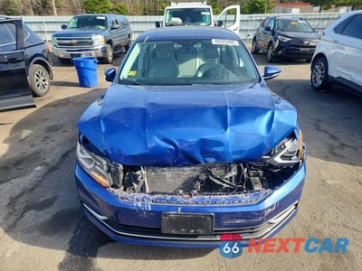 Piąte zdjęcie samochodu w środku: 2017 VOLKSWAGEN PASSAT SE VIN:1VWBT7A32HC055087 - miniatura