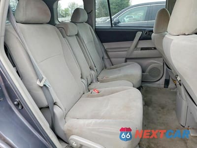 Zdjęcie 11 z 13 samochodu: 2010 TOYOTA HIGHLANDER BASE VIN:5TDBK3EH7AS025768 - miniatura