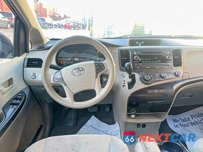 Zdjęcie 9 z 10 samochodu: 2011 TOYOTA SIENNA LE VIN:5TDKK3DC0BS012237 - miniatura