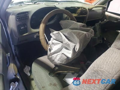 Zdjęcie 8 z 12 samochodu: 1998 CHEVROLET S TRUCK S10 VIN:1GCCS1441WK144647 - miniatura
