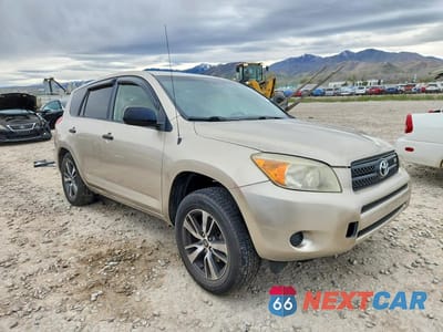 Czwarte zdjęcie samochodu z boku: 2007 TOYOTA RAV4 BASE VIN:JTMBK33V576013975 - miniatura