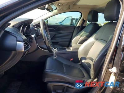 Zdjęcie 7 z 12 samochodu: 2017 JAGUAR XE PREMIUM VIN:SAJAD4BG8HA969112 - miniatura