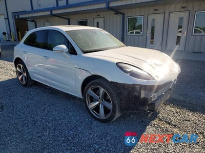 Czwarte zdjęcie samochodu z boku: 2024 PORSCHE MACAN BASE VIN:WP1AA2A56RLB01397 - miniatura