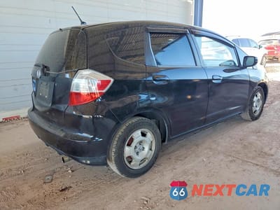 Trzecie zdjęcie samochodu z tyłu: 2013 HONDA FIT VIN:JHMGE8H34DC053493 - miniatura