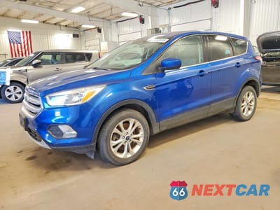 2017 FORD ESCAPE SE 1FMCU9GD6HUC26042 - główne zdjęcie licytacji z USA - miniatura
