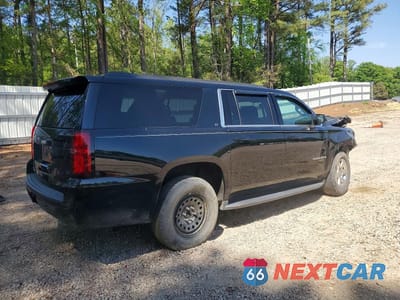 Trzecie zdjęcie samochodu z tyłu: 2020 CHEVROLET SUBURBAN C1500 LT VIN:1GNSCHKC8LR282904 - miniatura