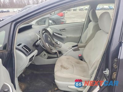 Zdjęcie 7 z 12 samochodu: 2012 TOYOTA PRIUS TWO VIN:JTDKN3DU8C1536556 - miniatura