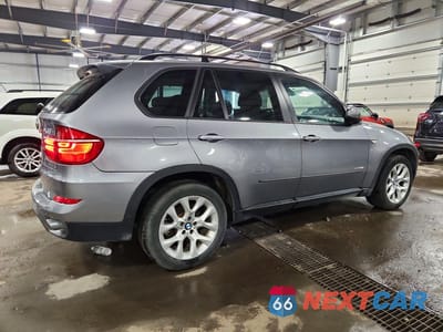 Trzecie zdjęcie samochodu z tyłu: 2011 BMW X5 XDRIVE35I VIN:5UXZV4C57BL402993 - miniatura