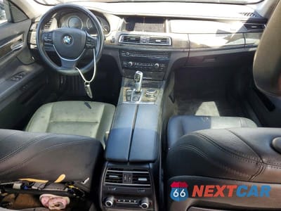 Zdjęcie 8 z 12 samochodu: 2015 BMW 740 LI VIN:WBAYE4C55FD946919 - miniatura