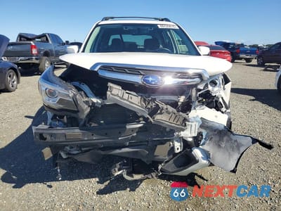 Piąte zdjęcie samochodu w środku: 2017 SUBARU FORESTER 2.5I TOURING VIN:JF2SJAWC5HH494853 - miniatura