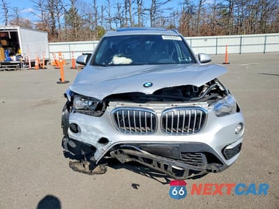 Piąte zdjęcie samochodu w środku: 2018 BMW X1 XDRIVE28I VIN:WBXHT3C3XJ5K32002 - miniatura