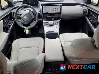 Zdjęcie 8 z 13 samochodu: 2024 TOYOTA BZ4X LIMITED VIN:JTMABACA9RA070063 - miniatura