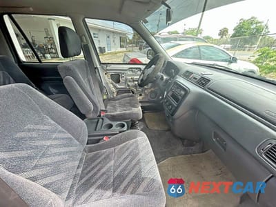 Piąte zdjęcie samochodu w środku: 2000 HONDA CR-V LX VIN:JHLRD2843YC005298 - miniatura