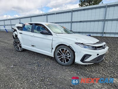 Czwarte zdjęcie samochodu z boku: 2025 VOLKSWAGEN JETTA SPORT VIN:3VWBX7BU2SM058735 - miniatura